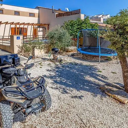 Lona By Guide 빌라