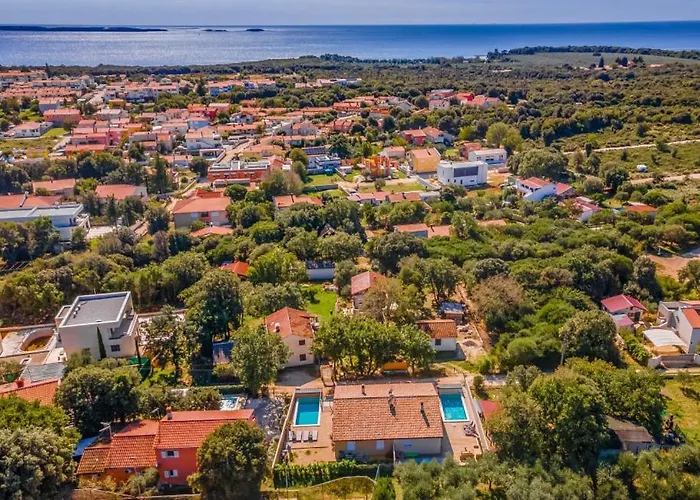 Lona By Guide 페로이