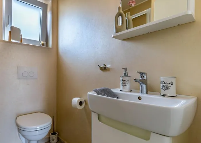 빌라 Lona By Guide *