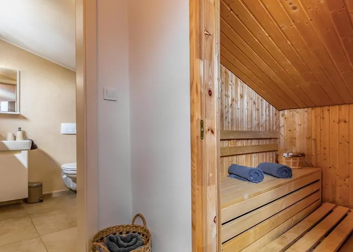 Villa Lona By Guide Peroj